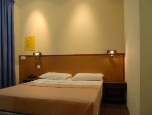 Madras Eminence Hotel สิงคโปร์ ภายนอก รูปภาพ
